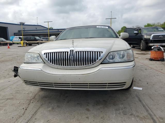 Photo 4 VIN: 1LNHM81V37Y610580 - LINCOLN TOWNCAR 