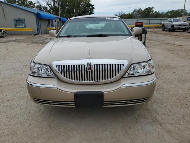 Photo 4 VIN: 1LNHM81V37Y617061 - LINCOLN TOWNCAR 