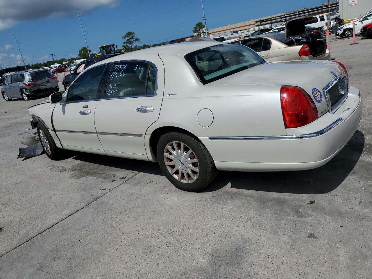 Photo 1 VIN: 1LNHM81V46Y643179 - LINCOLN TOWN CAR 