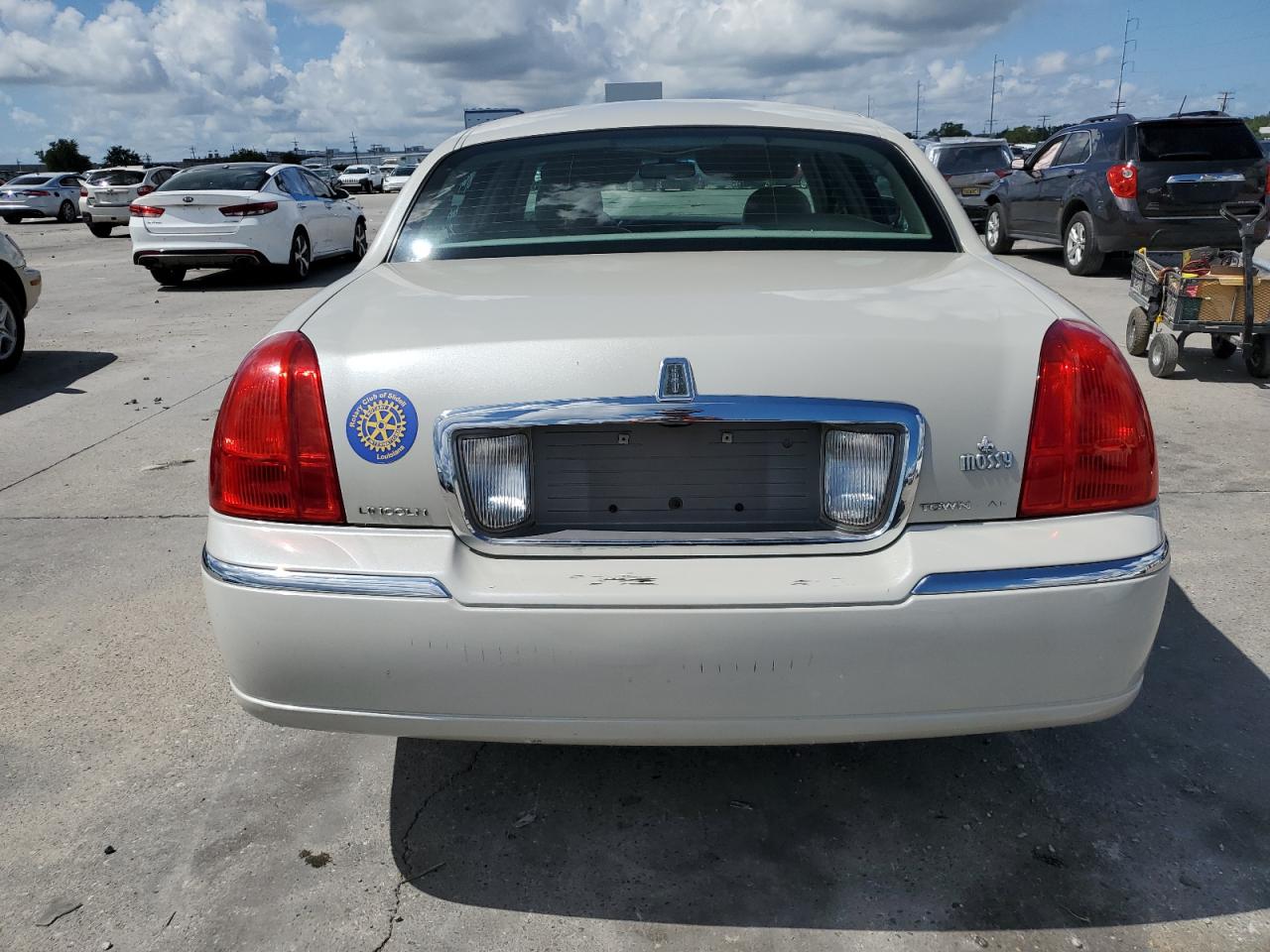 Photo 5 VIN: 1LNHM81V46Y643179 - LINCOLN TOWN CAR 