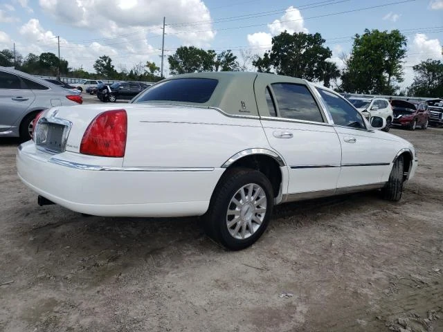 Photo 2 VIN: 1LNHM81V57Y608555 - LINCOLN TOWN CAR S 