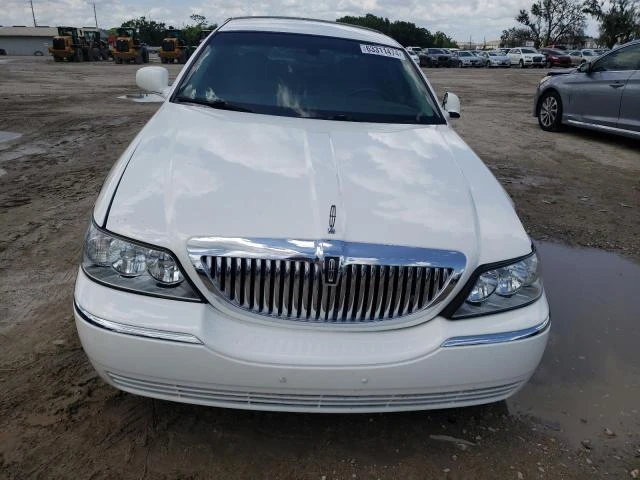 Photo 4 VIN: 1LNHM81V57Y608555 - LINCOLN TOWN CAR S 