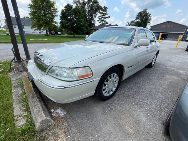 Photo 1 VIN: 1LNHM81V57Y613643 - LINCOLN TOWN CAR S 