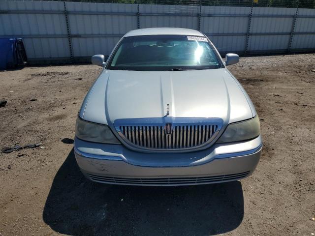 Photo 4 VIN: 1LNHM81V67Y639717 - LINCOLN TOWNCAR 