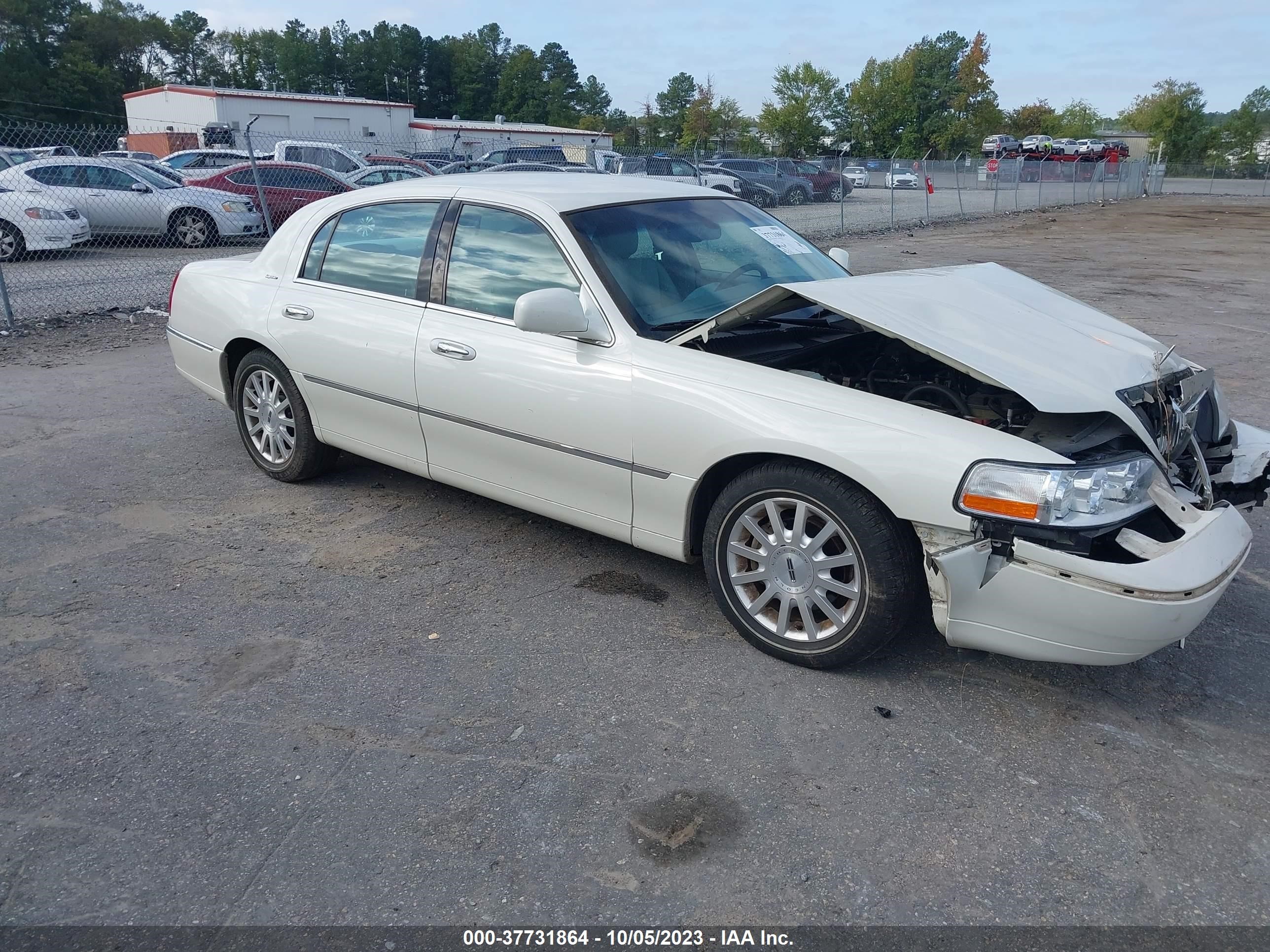 Photo 0 VIN: 1LNHM81V76Y623413 - LINCOLN TOWN CAR 