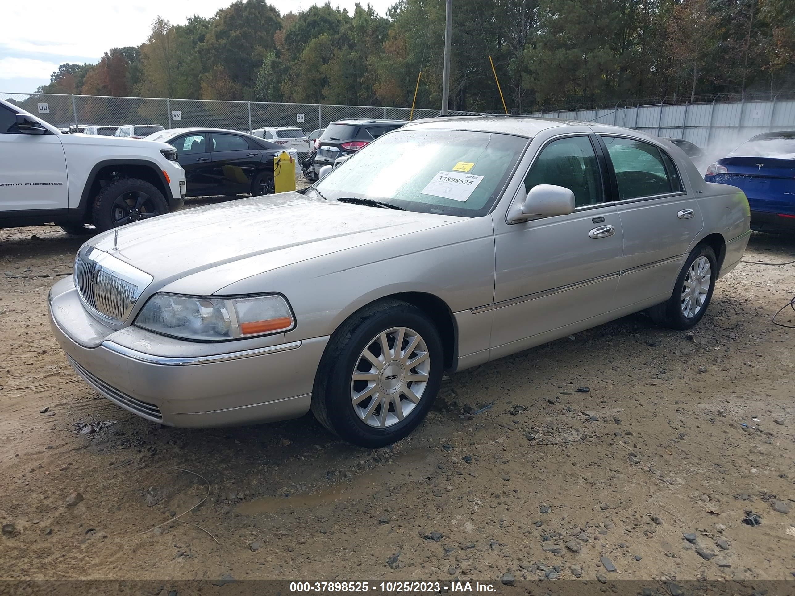 Photo 1 VIN: 1LNHM81V76Y626067 - LINCOLN TOWN CAR 