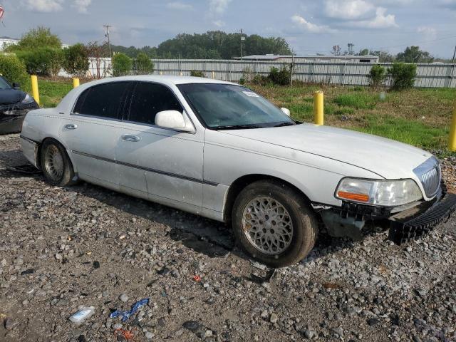 Photo 3 VIN: 1LNHM81V76Y644052 - LINCOLN TOWNCAR 