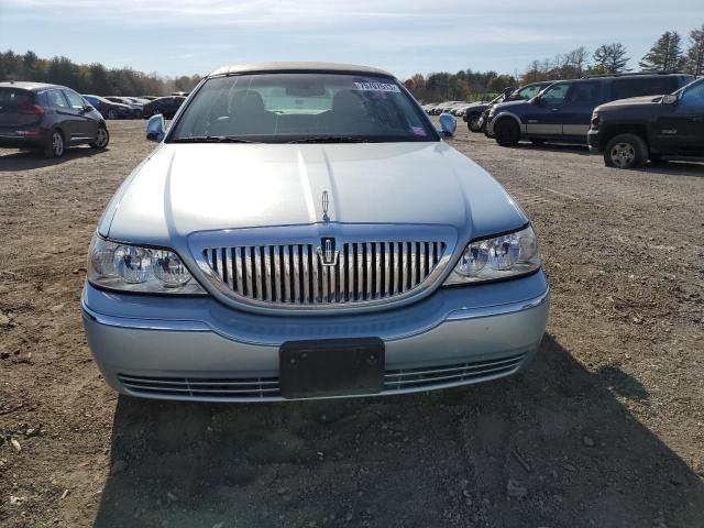 Photo 4 VIN: 1LNHM81V76Y647372 - LINCOLN TOWNCAR 