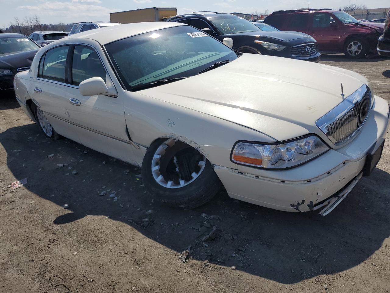 Photo 3 VIN: 1LNHM81V87Y622403 - LINCOLN TOWN CAR 