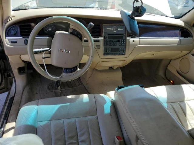 Photo 7 VIN: 1LNHM81V97Y600443 - LINCOLN TOWN CAR S 