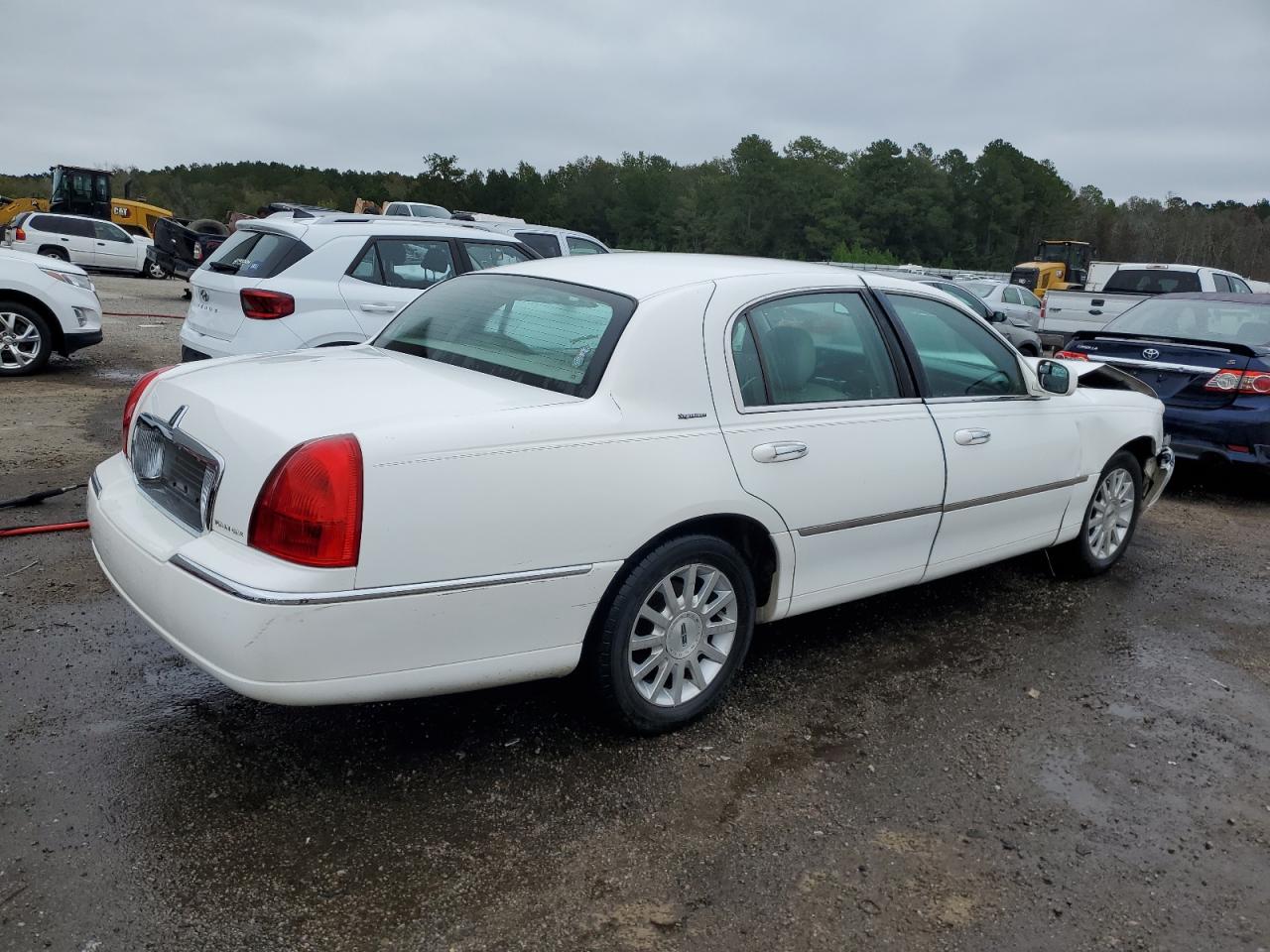 Photo 2 VIN: 1LNHM81V97Y619994 - LINCOLN TOWN CAR 