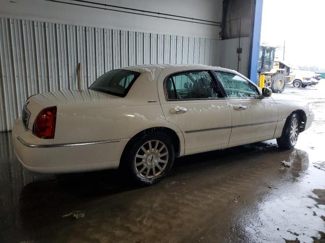 Photo 2 VIN: 1LNHM81VX7Y602976 - LINCOLN TOWNCAR 