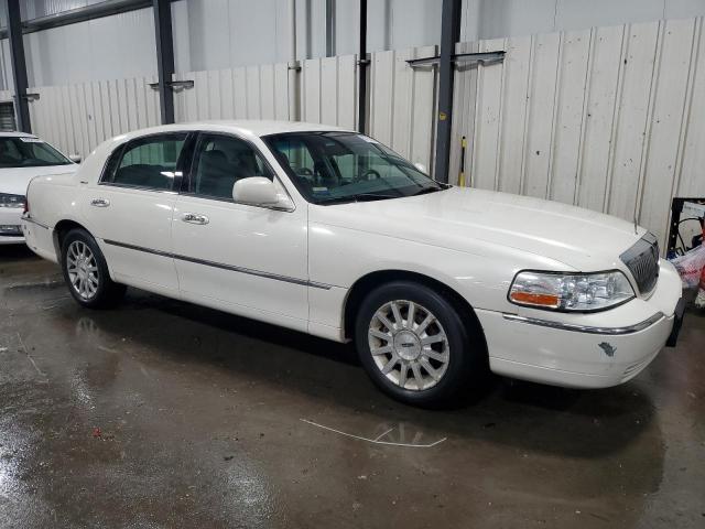 Photo 3 VIN: 1LNHM81VX7Y605814 - LINCOLN TOWN CAR S 