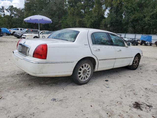 Photo 2 VIN: 1LNHM81VX7Y628946 - LINCOLN TOWN CAR S 