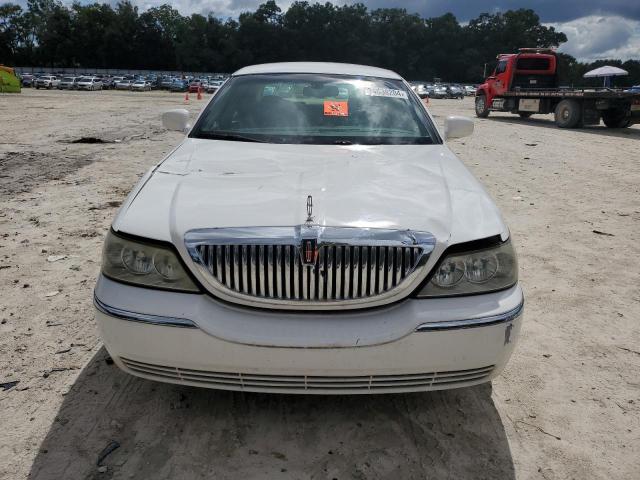 Photo 4 VIN: 1LNHM81VX7Y628946 - LINCOLN TOWN CAR S 