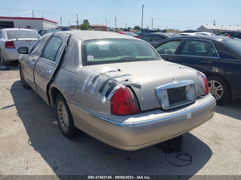 Photo 2 VIN: 1LNHM81W01Y625439 - LINCOLN TOWN CAR 