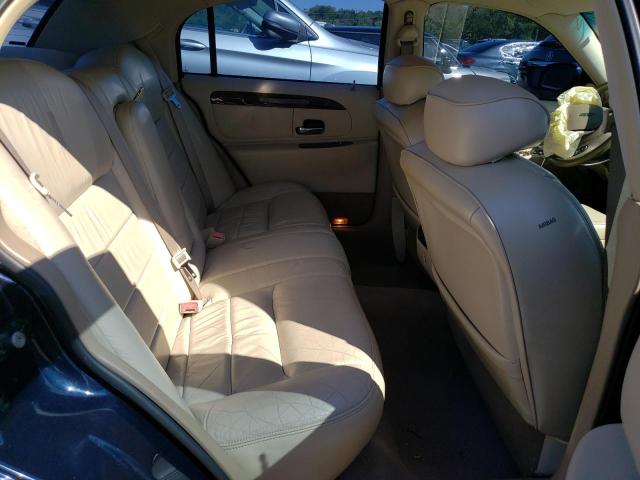 Photo 9 VIN: 1LNHM81W01Y669554 - LINCOLN TOWNCAR 