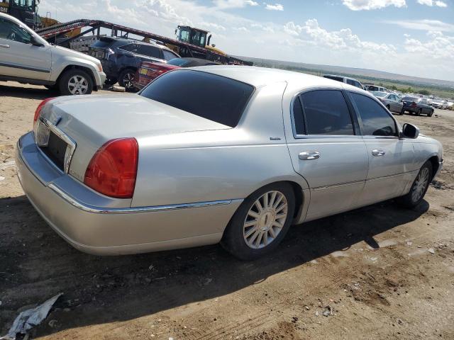 Photo 2 VIN: 1LNHM81W03Y658217 - LINCOLN TOWNCAR 