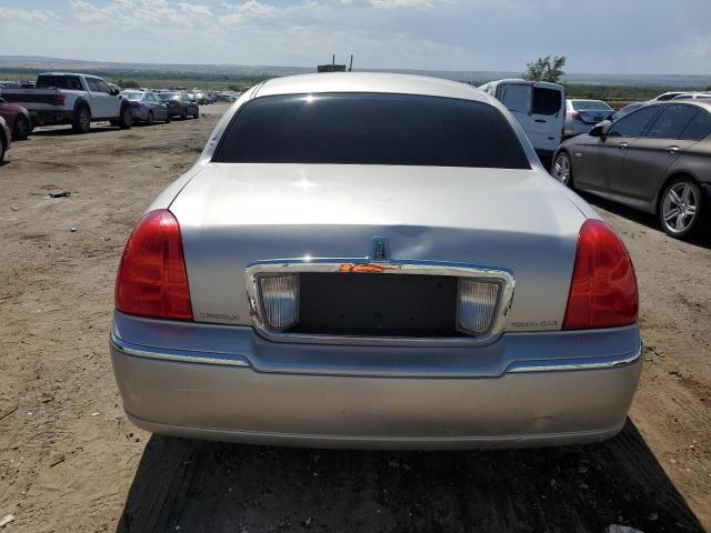 Photo 5 VIN: 1LNHM81W03Y658217 - LINCOLN TOWNCAR 