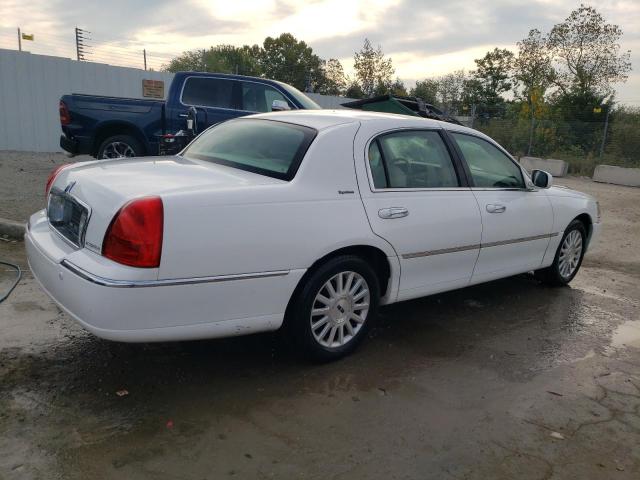 Photo 2 VIN: 1LNHM81W04Y681871 - LINCOLN TOWN CAR E 