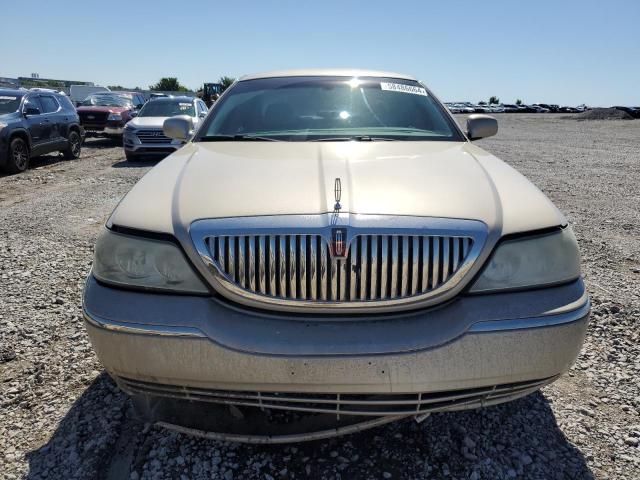 Photo 4 VIN: 1LNHM81W05Y621994 - LINCOLN TOWNCAR 