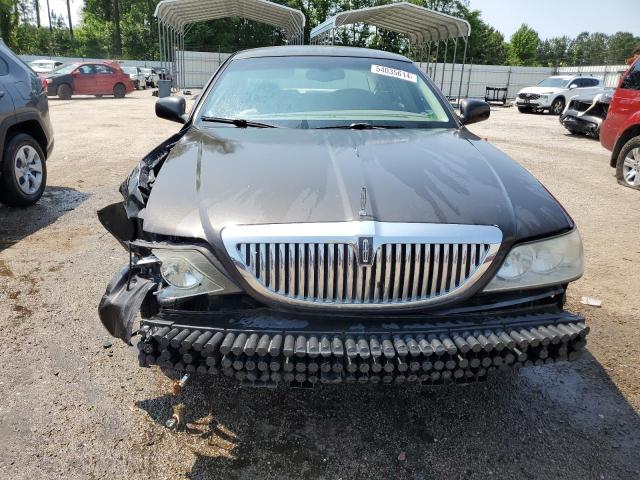 Photo 4 VIN: 1LNHM81W05Y631733 - LINCOLN TOWNCAR 