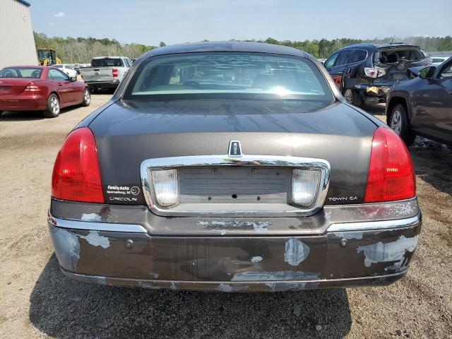 Photo 5 VIN: 1LNHM81W05Y631733 - LINCOLN TOWNCAR 