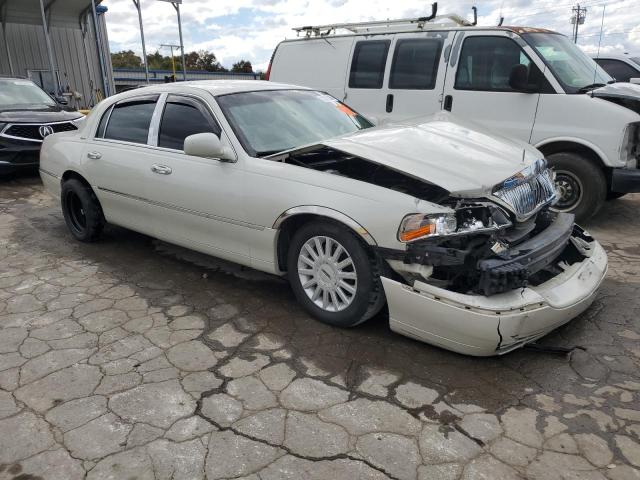 Photo 3 VIN: 1LNHM81W05Y638911 - LINCOLN TOWN CAR S 