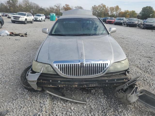 Photo 4 VIN: 1LNHM81W05Y666594 - LINCOLN TOWN CAR S 