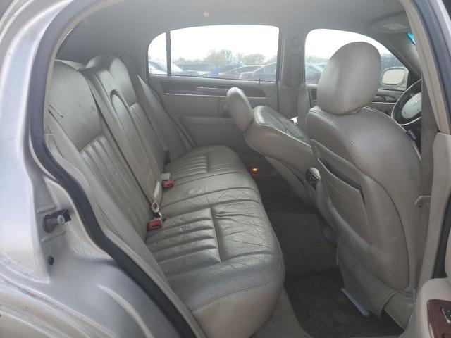 Photo 9 VIN: 1LNHM81W05Y666594 - LINCOLN TOWN CAR S 