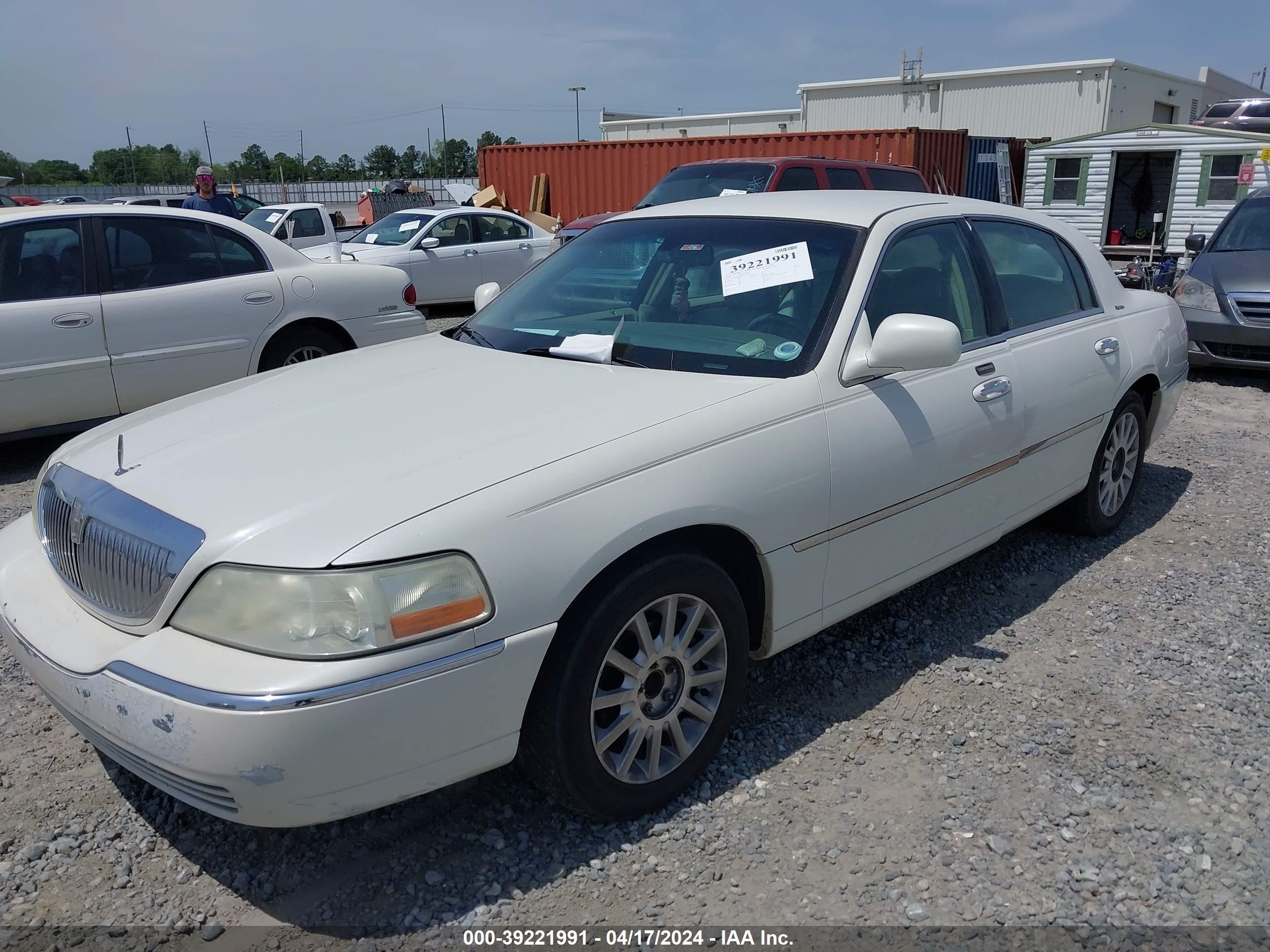 Photo 1 VIN: 1LNHM81W06Y642247 - LINCOLN TOWN CAR 