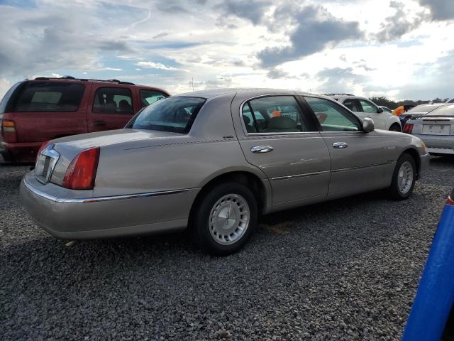 Photo 2 VIN: 1LNHM81W0XY668994 - LINCOLN TOWN CAR E 