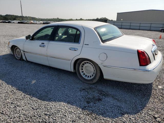 Photo 1 VIN: 1LNHM81W0YY847568 - LINCOLN TOWNCAR 