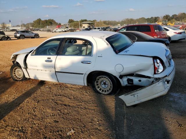 Photo 1 VIN: 1LNHM81W0YY847781 - LINCOLN TOWN CAR E 