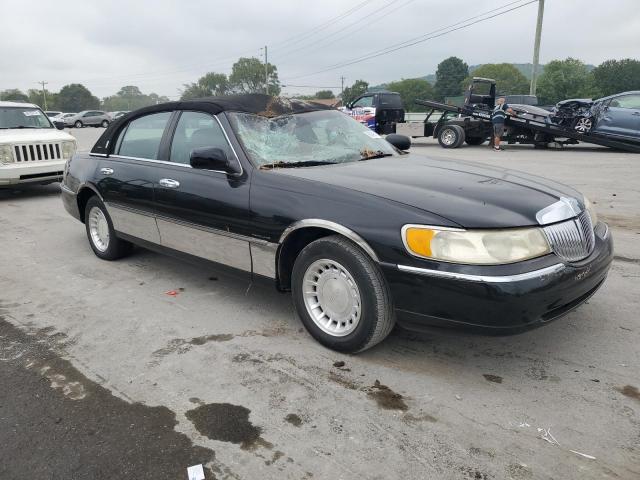 Photo 3 VIN: 1LNHM81W0YY873653 - LINCOLN TOWN CAR E 