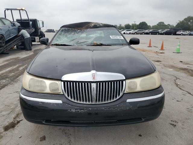 Photo 4 VIN: 1LNHM81W0YY873653 - LINCOLN TOWN CAR E 