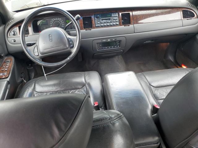 Photo 7 VIN: 1LNHM81W0YY873653 - LINCOLN TOWN CAR E 