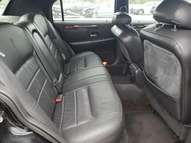 Photo 9 VIN: 1LNHM81W0YY873653 - LINCOLN TOWN CAR E 