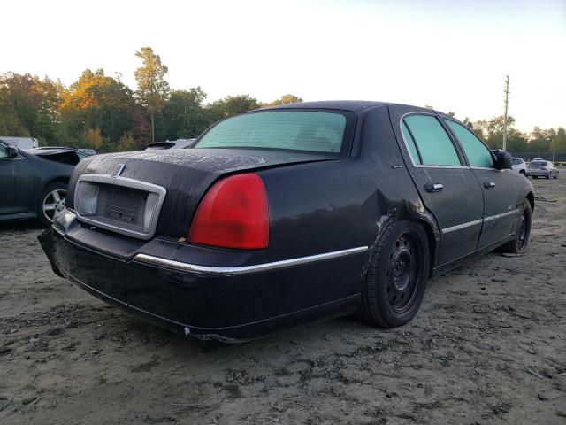 Photo 3 VIN: 1LNHM81W13Y605168 - LINCOLN TOWN CAR E 