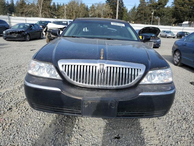 Photo 4 VIN: 1LNHM81W13Y613173 - LINCOLN TOWNCAR 