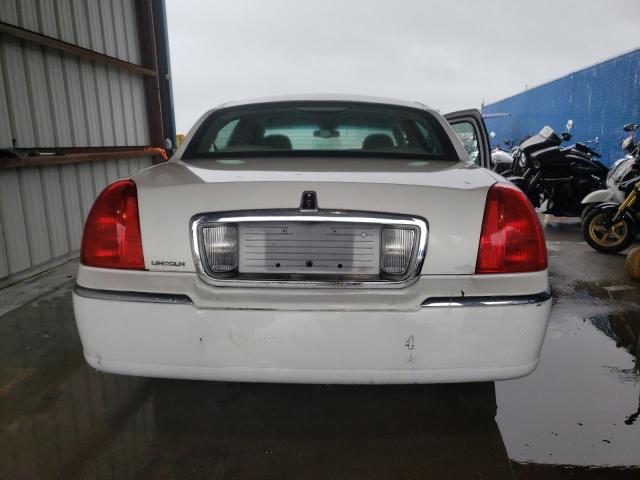 Photo 5 VIN: 1LNHM81W13Y638171 - LINCOLN TOWN CAR E 