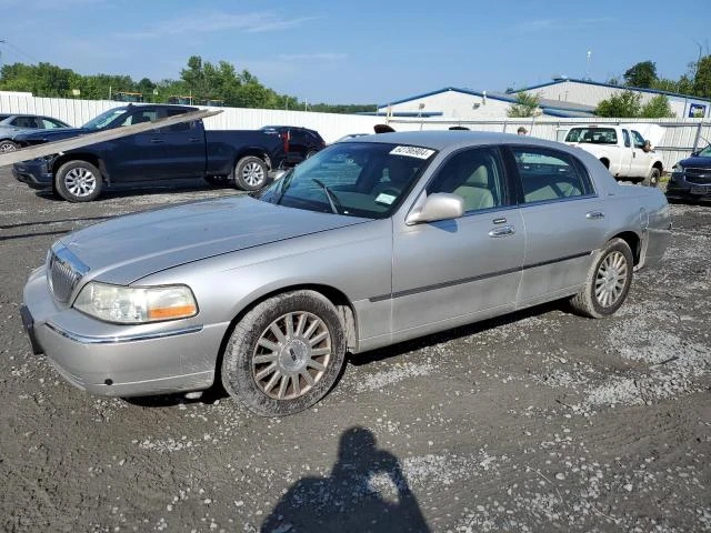 Photo 0 VIN: 1LNHM81W13Y656038 - LINCOLN TOWN CAR E 