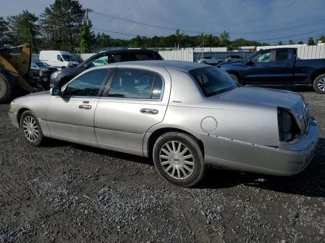 Photo 1 VIN: 1LNHM81W13Y656038 - LINCOLN TOWN CAR E 