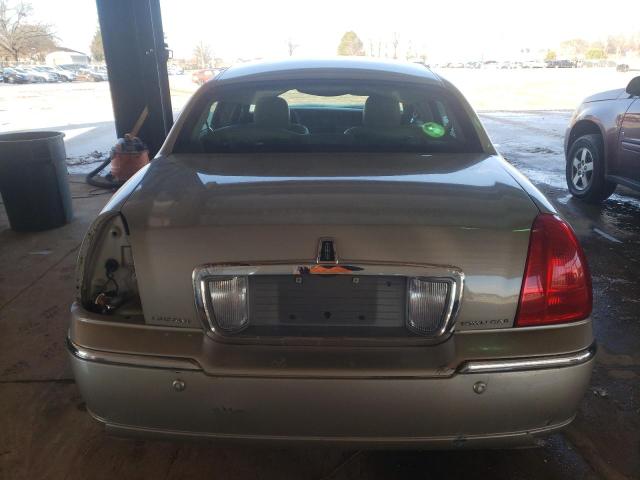 Photo 5 VIN: 1LNHM81W14Y617953 - LINCOLN TOWNCAR 