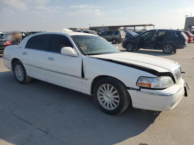 Photo 3 VIN: 1LNHM81W14Y643890 - LINCOLN TOWN CAR E 