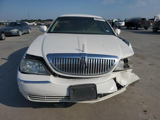 Photo 4 VIN: 1LNHM81W14Y643890 - LINCOLN TOWN CAR E 