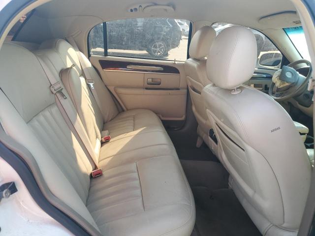 Photo 9 VIN: 1LNHM81W14Y643890 - LINCOLN TOWN CAR E 