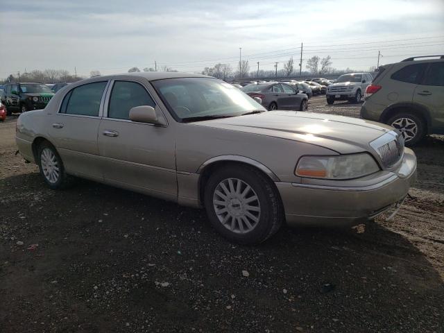 Photo 3 VIN: 1LNHM81W14Y667459 - LINCOLN TOWN CAR E 