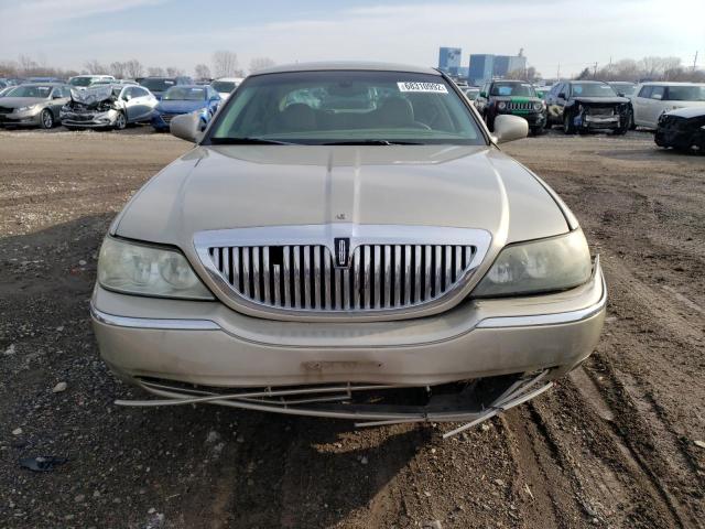 Photo 4 VIN: 1LNHM81W14Y667459 - LINCOLN TOWN CAR E 