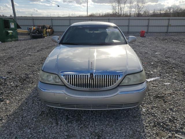 Photo 4 VIN: 1LNHM81W16Y609418 - LINCOLN TOWNCAR 